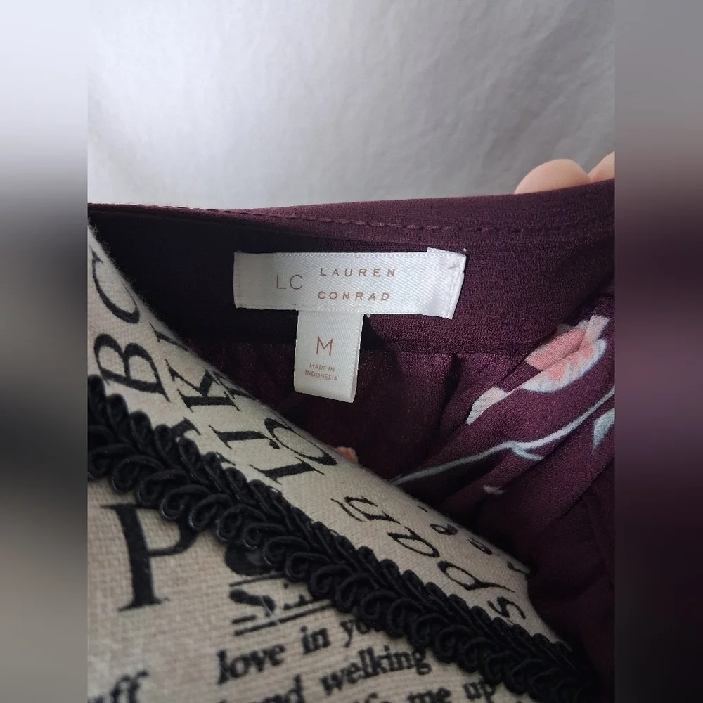 Lauren Conrad Medium Floral Top Long Sleeve Purple - Picture 3 of 7